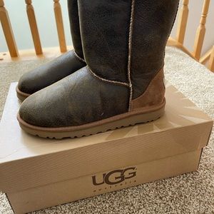 Brand New UGG Kids Classic Short Novelty -BJCE